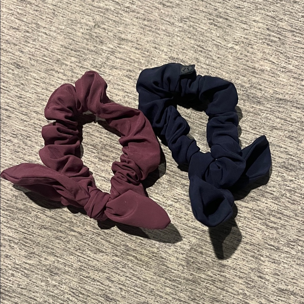 Lululemon scrunchie